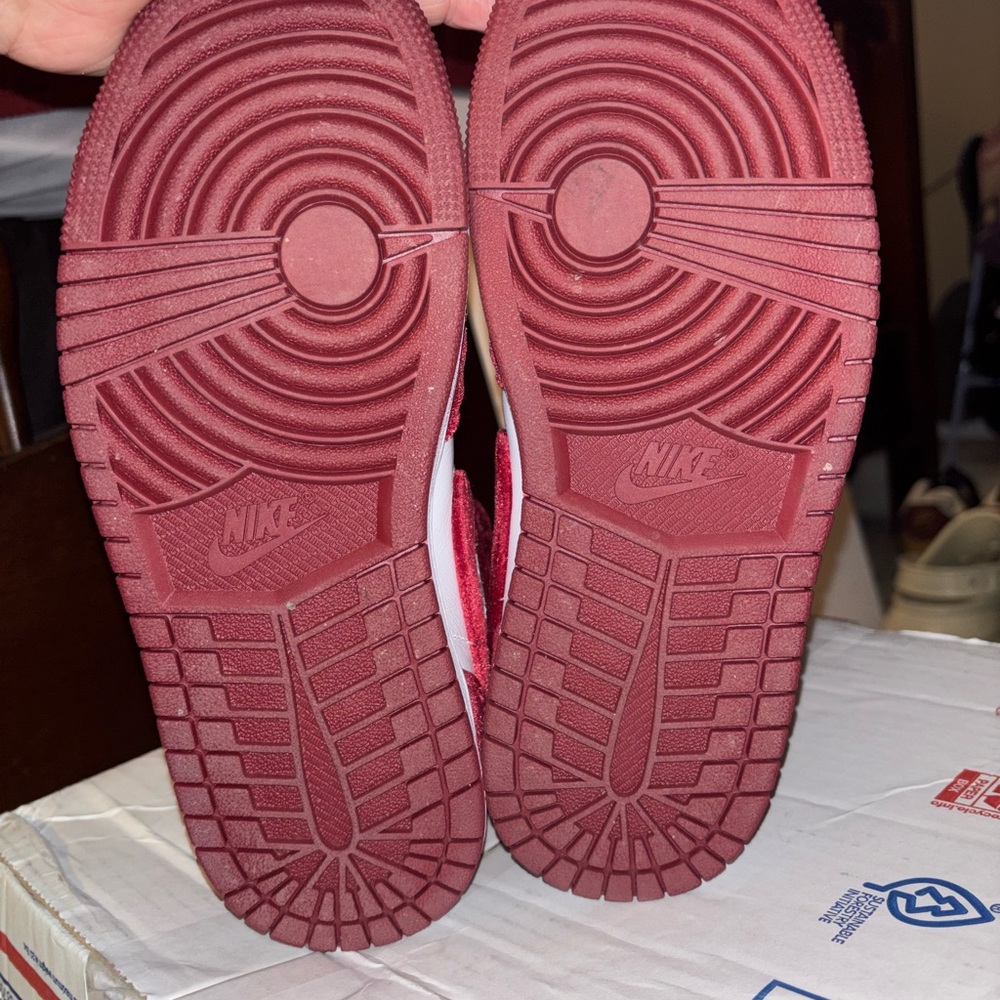 Nike Air Jordan - Red and White - Picture 6 of 7